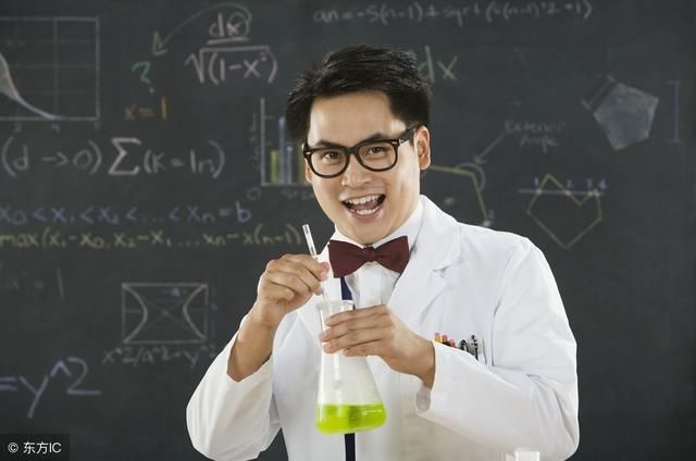 学生家长打分评教师师德,看似很公允,实则对教