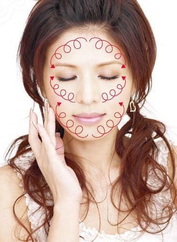 分享私房按摩手法:改善肌肉下垂,紧实脸部线条