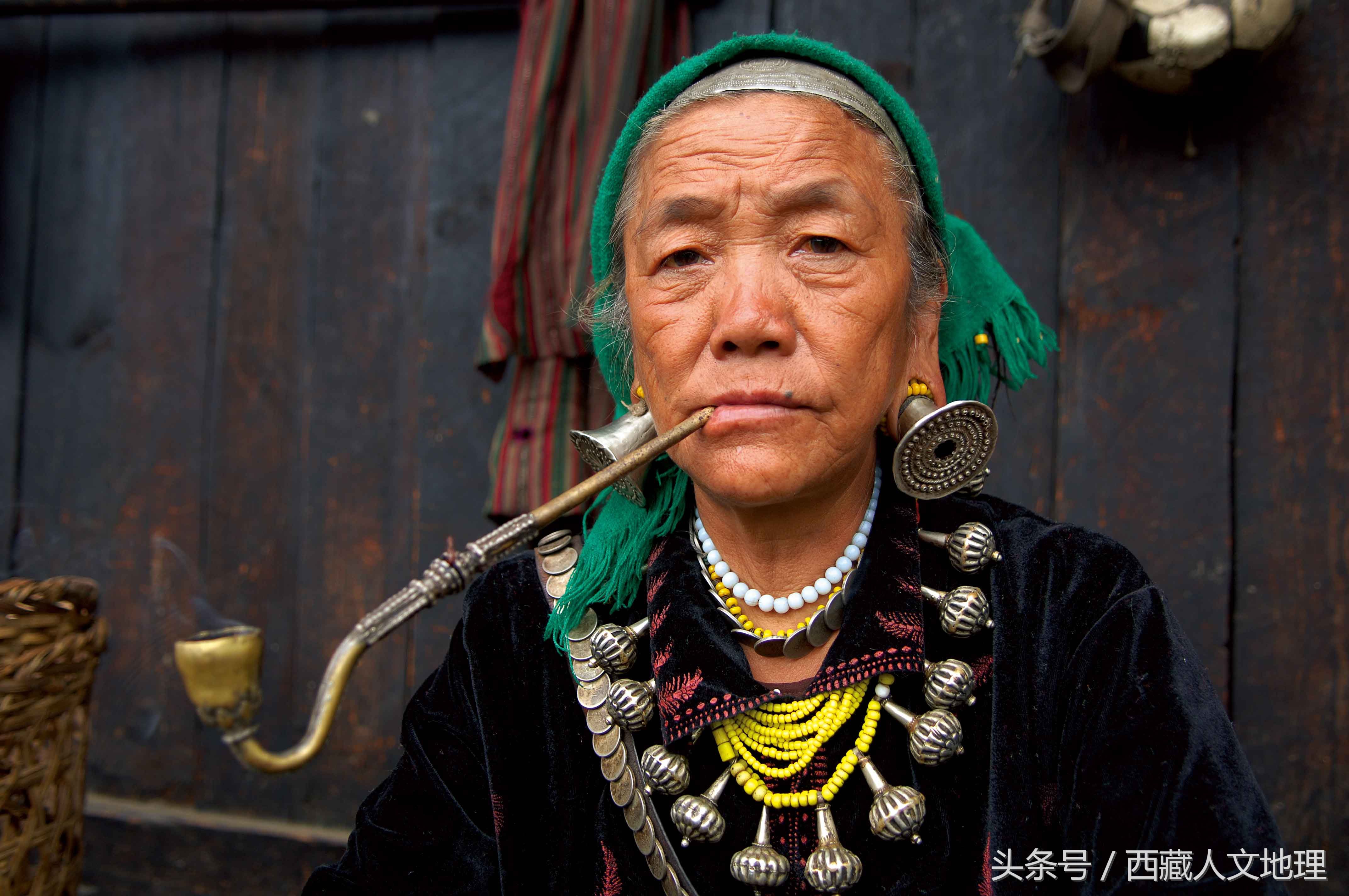 一个隐身西藏,身份证"民族"这一栏填写的是"其他"的族群