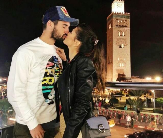 皇马球星西甲表现不佳,女友被球迷死亡威胁,她