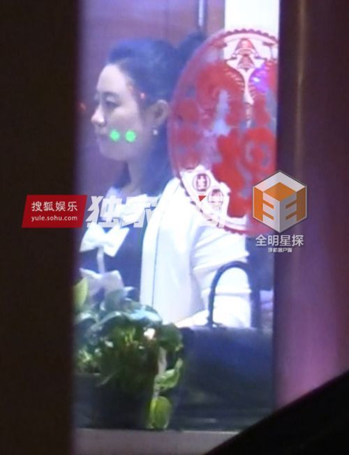 宋小宝老婆王雪曝光~两人无交流紧跟宋小宝查岗'