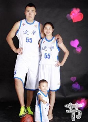 和2米15重达300斤韩德君结婚什么感受 他的老