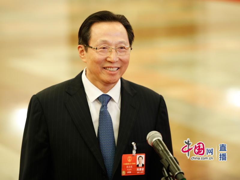 农业部长韩长赋指出,化肥确实对粮食增产发挥了重要作用,但不能说是化肥喂出来的。