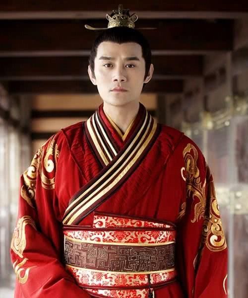 男星穿红色古装,王源霸气,张艺兴妖艳,最后一位