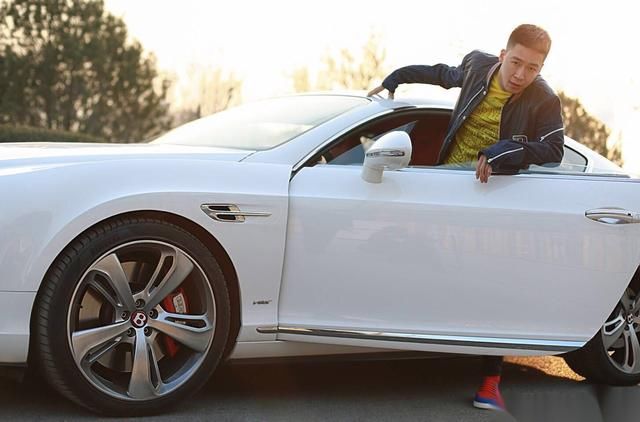 刘一手再次表白小伊伊,自称是牌牌琦儿子,网友