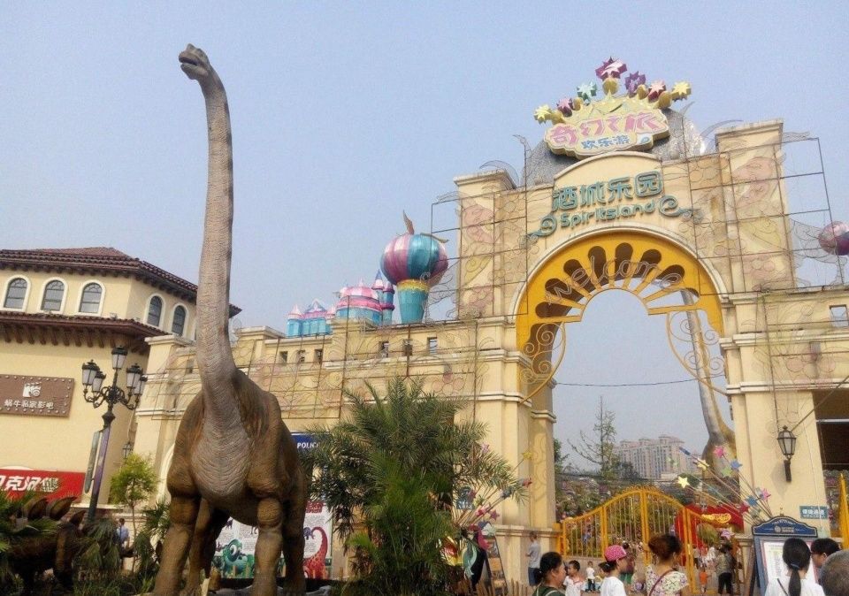 中国唯一的一座酒城,人口超500万,却至今未开通客运火车