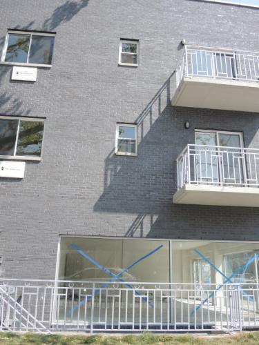 纽约5岁华童疑被反锁洗手间 试图爬窗坠楼身亡 纽约5岁华童疑被反锁洗手间 试图爬窗坠楼身亡