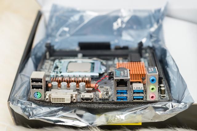 华擎B150\/i3-8100打造超值ITX办公机评测