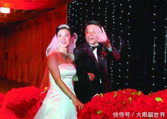 枚金牌入账成为当时悉尼奥运会中国代表团的夺金王,而与队友李菊配合