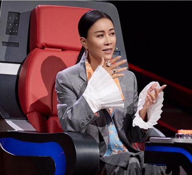 那英老公孟桐罕见亮相,身为超级富豪,却十分低调! 那英老公孟桐罕见亮相,身为超级富豪,却十分低调!