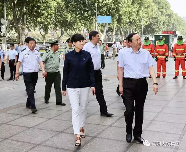 南阳大统百货消防主体责任落实规范 市领导一行率团观摩