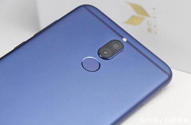 发布一年多直降1100元,四摄像头华为全面屏手