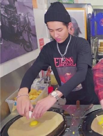 吴亦凡摊煎饼是什么节目 吴亦凡摊煎饼时为什