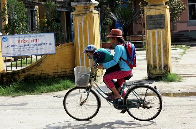 外国人问为什么越南年轻人爱中国?越网民:就像