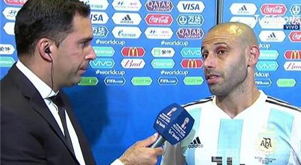 球迷怒摔电视泄愤 阿根廷世界杯出局球迷失望