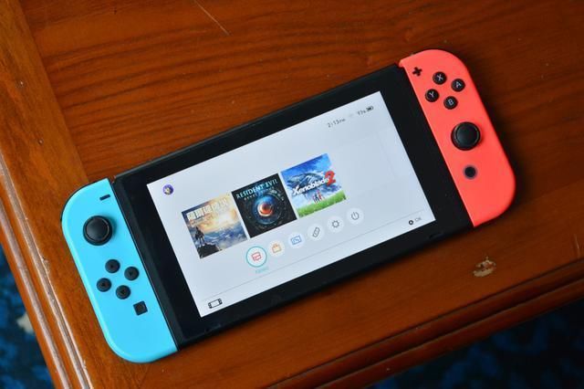 自带双手柄,支持体感,任天堂Switch也玩饥饿营