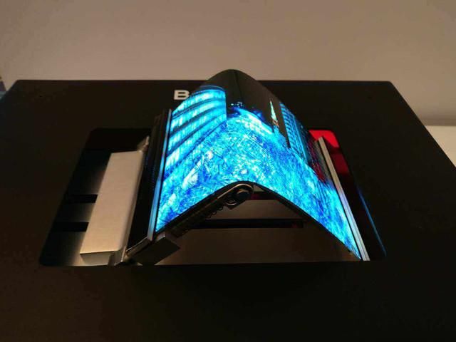 三星Galaxy x可折叠屏幕手机将发布,亮点十足!
