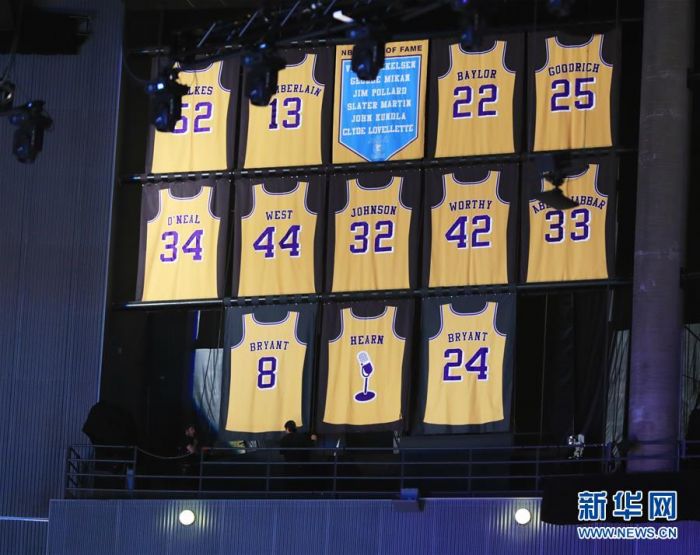 篮球--致敬传奇!湖人传奇巨星科比球衣退役(组图) 篮球--致敬传奇!湖人传奇巨星科比球衣退役(组图)