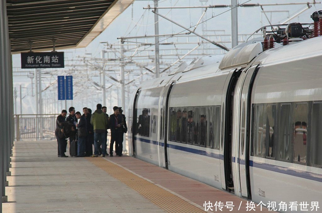 作为人口和旅游大县,新化县的交通还是挺方便的,这里不仅拥有高铁站