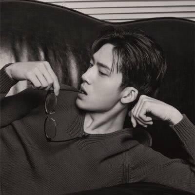 2018表达心累想哭的伤感说说心情短语,句句戳