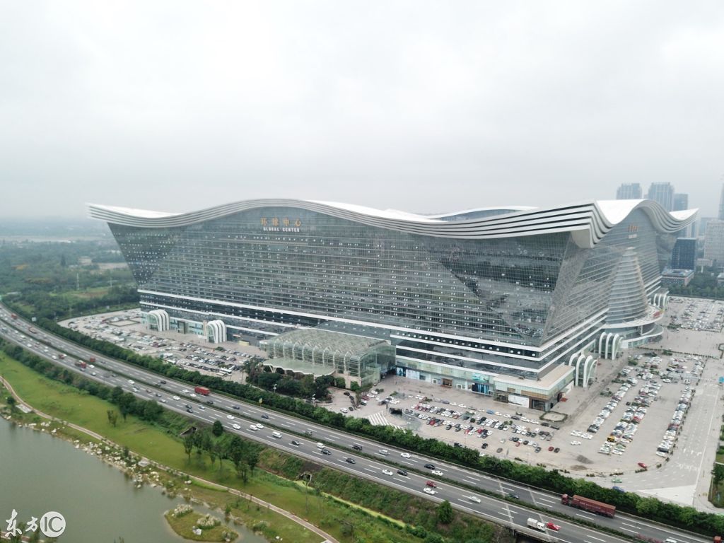 成都环球中心,世界第一大单体建筑,娱乐、购物