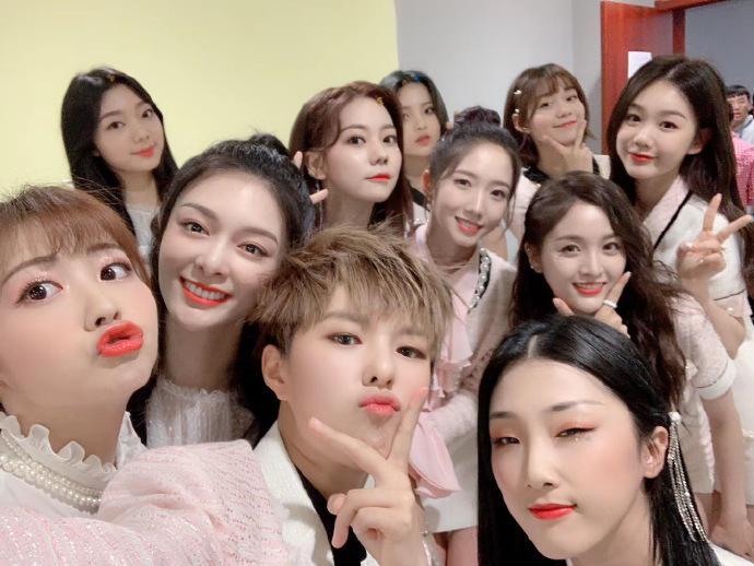 火箭少女101回应粉丝不和:谁说歌迷们不团结(图1) 火箭少女101回应粉丝不和:谁说歌迷们不团结(图1)