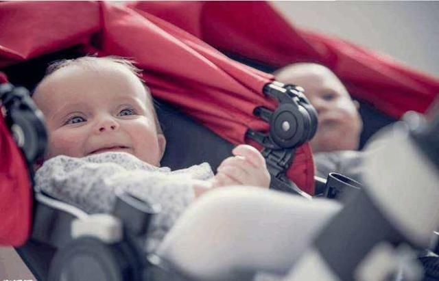 六个月内的宝宝不能坐婴儿推车,原因你知道吗