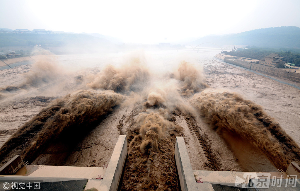 河南济源小浪底水库持续控泄防汛