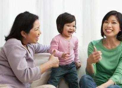 当别人夸你的娃娃漂亮时,这2个回答确实是低调