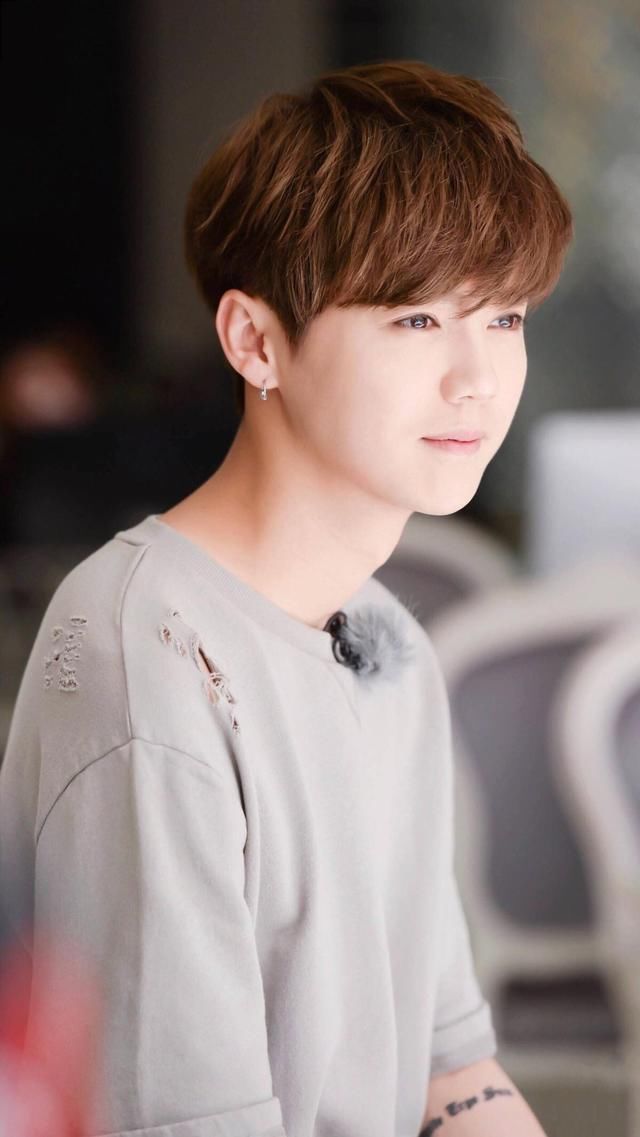 关晓彤和鹿晗甜蜜约会,却被网友吐槽关晓彤比