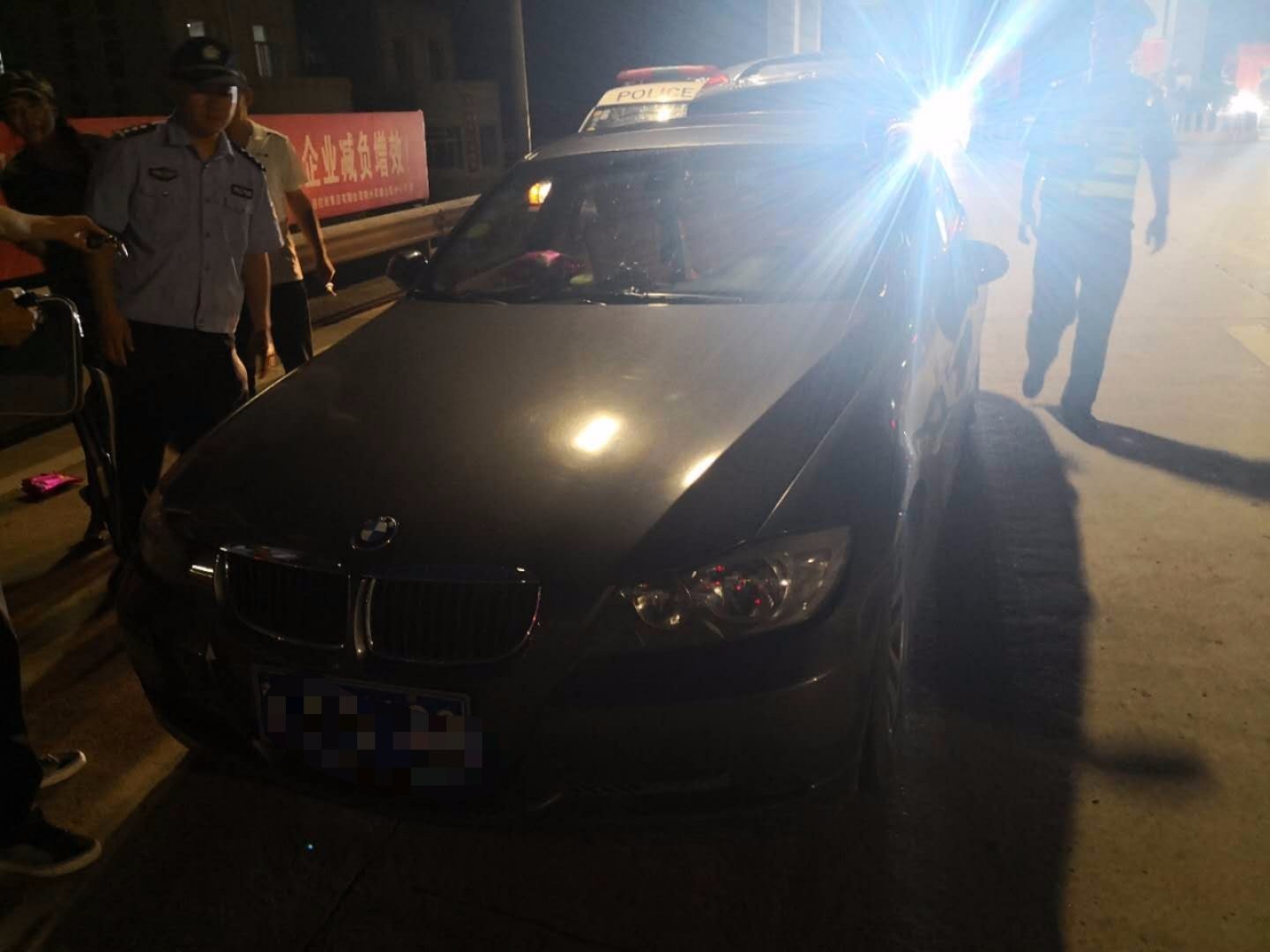 瘾君子开车去戒毒 不料撞上山西高速二支队十