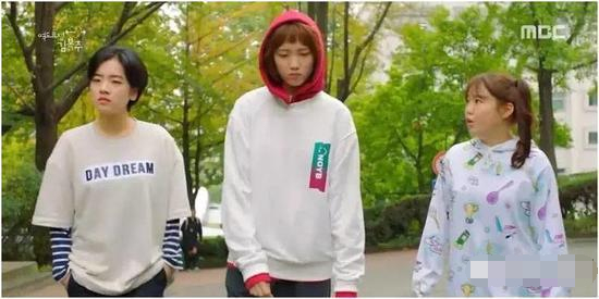 最近卫衣怎么这么火?好多的韩剧女主角都在穿