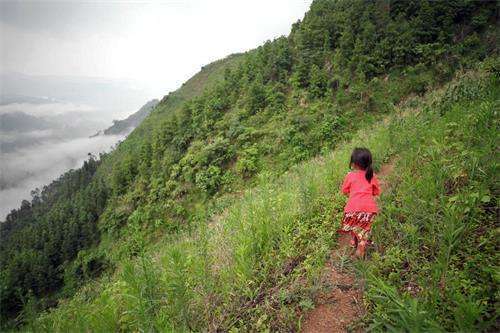 越南女子嫁到中国生下的无国籍无户口女儿, 女