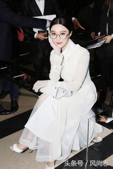 百变女王范冰冰玩转高跟鞋,渐层色调的高跟鞋