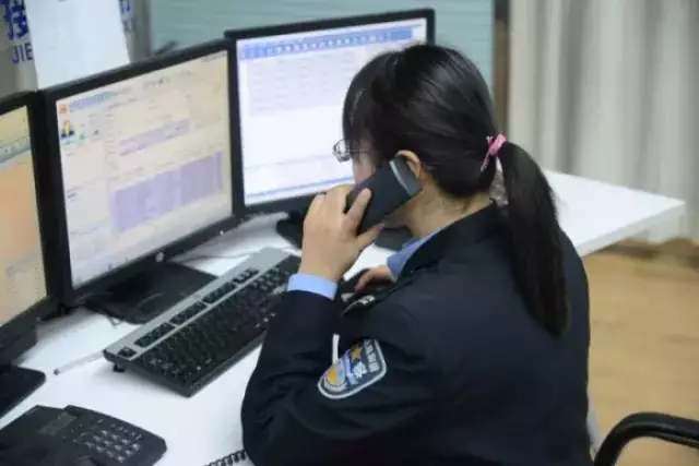 男子连打255个110边哭边说 接警员内心是崩溃的 男子连打255个110边哭边说 接警员内心是崩溃的