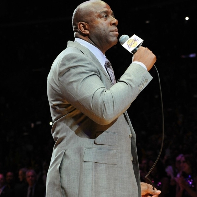 和吉姆·巴斯,米奇·库普切克说拜拜,湖人彻底迈进新纪元.