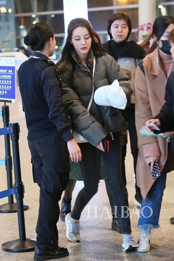 张雨绮眼光差但不惨啊,43岁的贾静雯又发福了