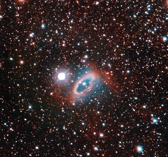 科学家发现古老星系不断向外喷射"物质",它在经历宇宙初期?