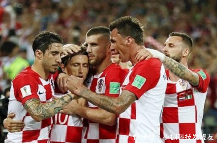 国足年薪高达一亿?郝海东发声呛道:很多队员像