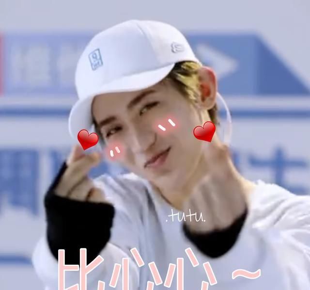 蔡徐坤背景强大,不仅是富二代,还是星二代,妈妈