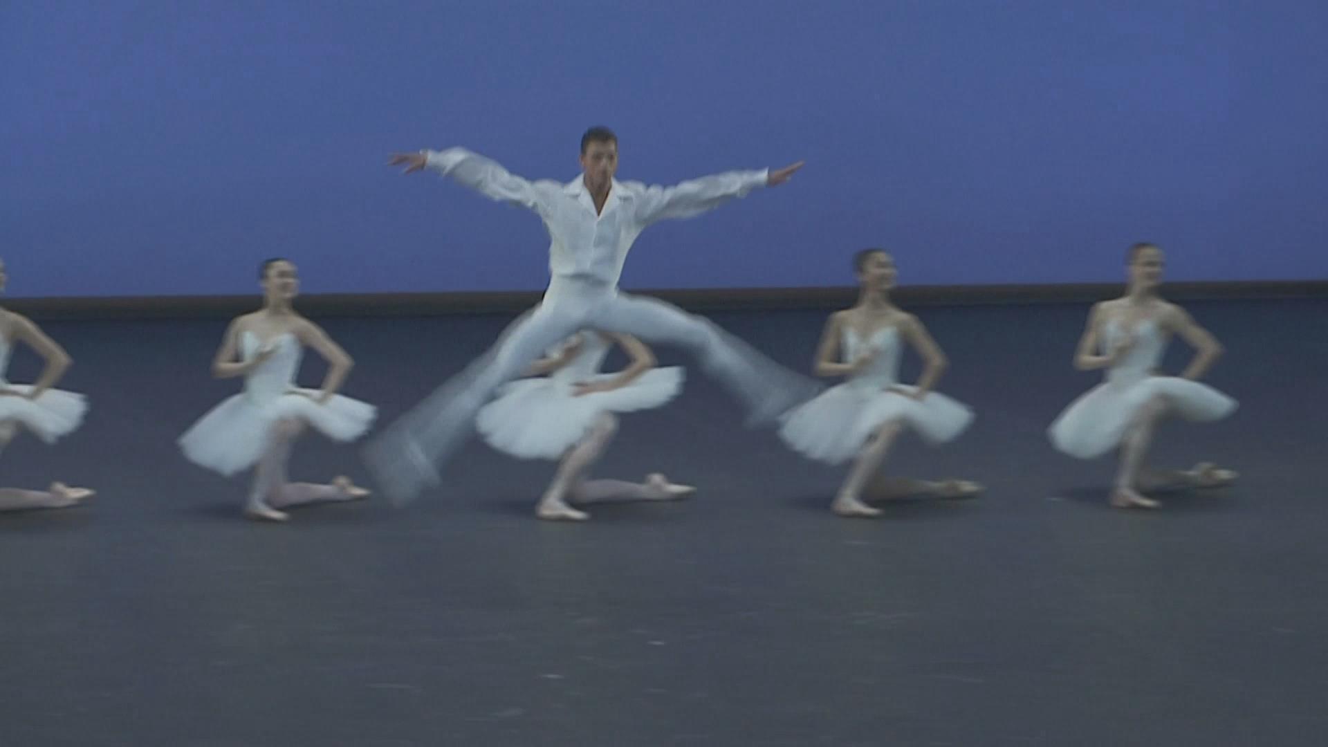 创造历史 法国巴黎歌剧院诞生首位黑人“明星舞者” 创造历史 法国巴黎歌剧院诞生首位黑人“明星舞者”