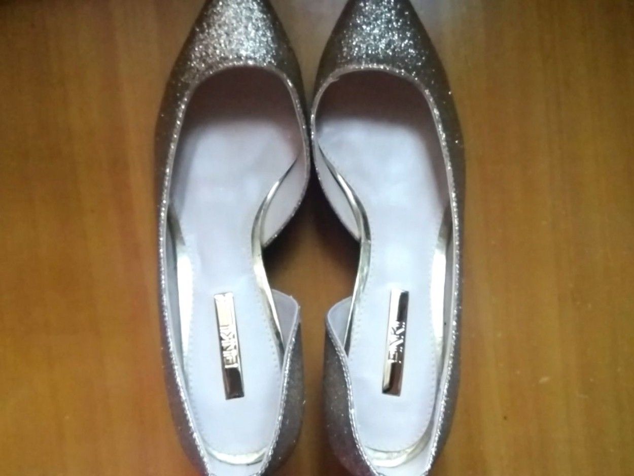 高跟鞋不跟脚或是脚后跟磨脚,一个妙招即可解