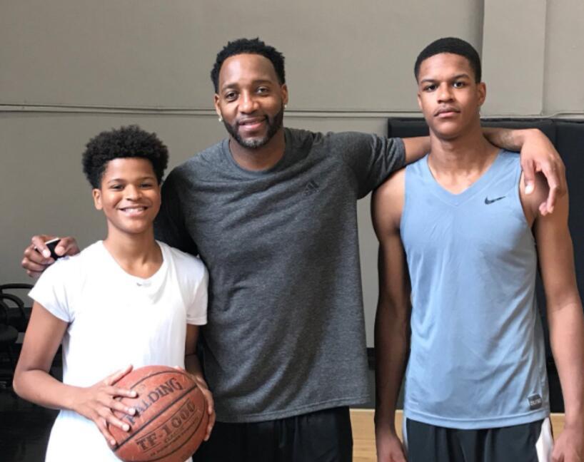 奥尼尔之子:麦迪叔叔生日当天来教我东西