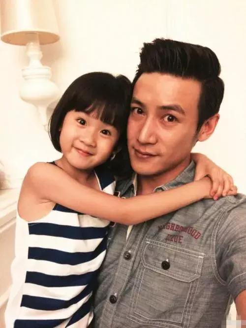 童年对比照:甜馨像贾乃亮诺一像刘烨 贝儿鼻子