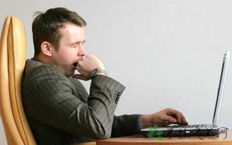 搓手顿足是什么原因