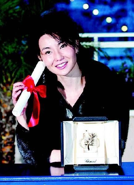 14岁打败梁朝伟成为戛纳影帝,却因不会演戏吞