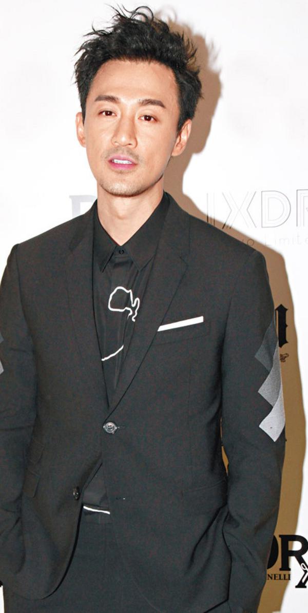 据香港媒体报道,艺人林峰昨晚(8月31日)特意为挺好友邓智伟场现身派对