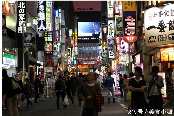 日本为欢迎中国游客,满街贴上中文汉字,韩国也