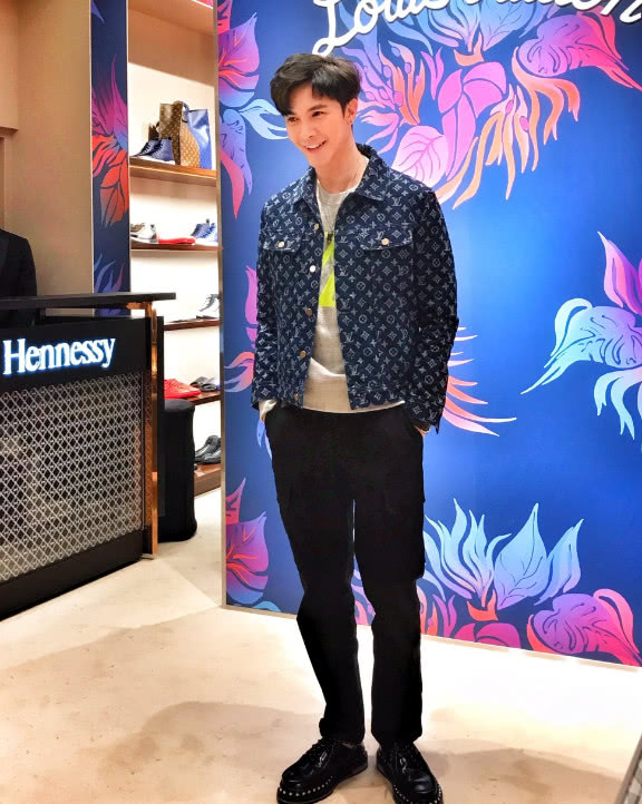 他是林心如最爱男闺蜜,有霍建华都没的同款纹