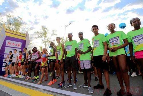 央视宣布孔令辉复出!离任一年首次在公共场合